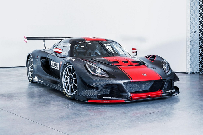 Lotus là một thương hiệu không có bán nhiều mẫu xe trên thị trường, nhưng mỗi sản phẩm của nhà sản xuất xe thể thao Anh Quốc này đều nhận được nhiều sự chú ý của những người đam mê tốc độ. Một trong những triết lý thiết kế xe nổi bật của Lotus đó là giữ trọng lượng càng nhẹ càng tốt và mới đây nó được trang bị trên siêu xe JP Zero.