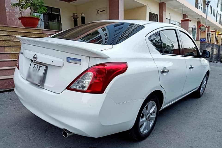 Mẫu xe sedan Nissan Sunny – cái tên được đặt trong chiến dịch đặt tên tại Tokyo năm 1966, là hình ảnh gắn với sự tươi trẻ, năng động cho mẫu xe. Sunny còn có các tên gọi khác như Almera , Latio (Malaysia, Australia…), Versa (Bắc Mỹ) và Sunny tại Việt Nam, Trung Quốc, Ấn Độ.