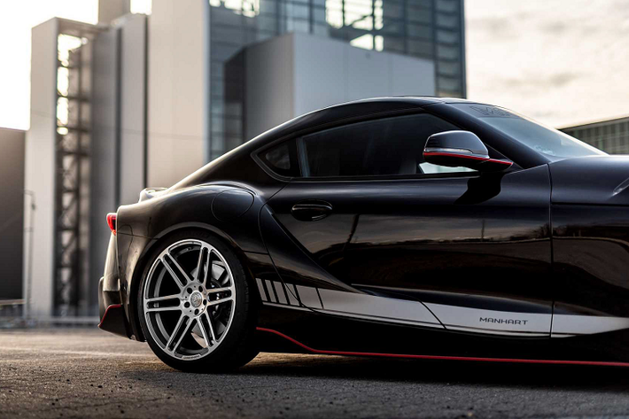 Giống như tên gọi mới của bản độ Toyota Supra 450, chiếc xe thể thao đã được Manhart tăng công suất lên 450 mã lực cùng với momen xoắn cực đại được “boost” lên 650Nm, so với thông số ban đầu là 340 mã lực và 500Nm.