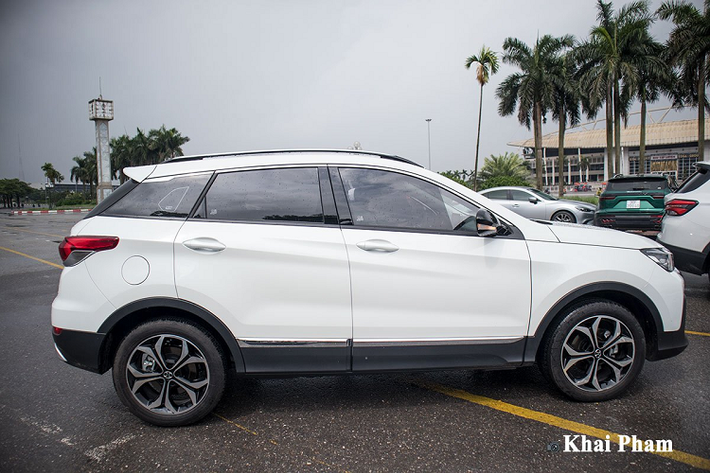 Baic X55 2020 vận hành nhờ khối động cơ 1.5L Turbo cho công suất 150 mã lực, mô-men xoắn cực đại 210 Nm kết hợp hộp số tự động vô cấp CVT. Động cơ trên X55 có công suất khá thấp, bởi nhìn sang đối thủ Honda CR-V, cũng dùng máy tương tự nhưng xe tạo ra đến 188 mã lực. Giá xe Baic X55 2020 từ 528 triệu đồng, rẻ hơn nhiều so với Toyota Vios mà khách hàng có một chiếc xe gầm cao khá nhiều trang bị.