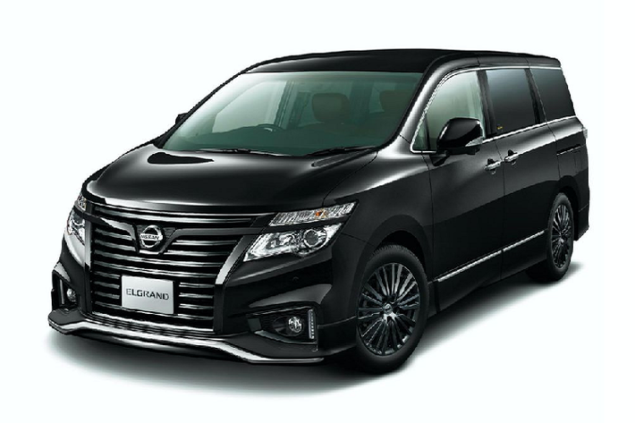 Giá xe Nissan Elgrand 2020 Highway Star Jet Black Urban Chrome từ 4.373.600 yên (khoảng 923 triệu đồng) dành cho phiên bản động cơ Xăng QR25DE 2.5 lít 4 xy lanh. Nissan bên cạnh đó còn cung cấp phiên bản đặc biệt với khối máy V6 3.5 lít và giá bán 5.442.800 yên (khoảng 1,150 tỷ đồng). Hai phiên bản đều sử dụng hộp số CVT và tương thích với tùy chọn hệ dẫn động 4WD.