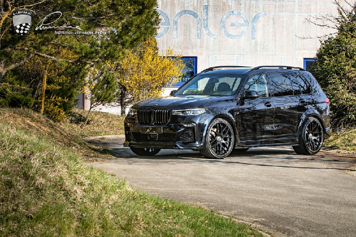 Trong khi đó tại Việt Nam, BMW X7 chỉ có duy nhất phiên bản động cơ 6 xi-lanh 3.0L, giá bán 7,5 tỷ đồng.