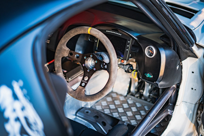 Để giúp xe có đủ sức mạnh để cạnh tranh trong các giải đua Time Attack mà nó tham dự, Top Fuel đã trang bị cho xe bộ tăng áp GCG Garrett GTX3582R và vẫn giữ nguyên khối động cơ bốn xy-lanh dung tích 2.0 lít F20C.