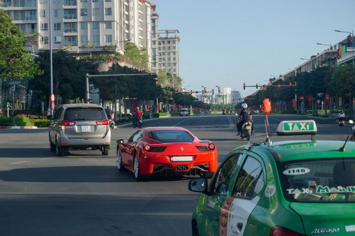 Tại hành trình CarPassion 2011, có đến 5 chiếc Ferrari 458 Italia tham dự với đủ cả 4 gam màu vừa nêu trên, bấy nhiêu thôi cũng đủ để nói lên sức hút của “siêu ngựa” ở thời điểm cách đây gần 10 năm.