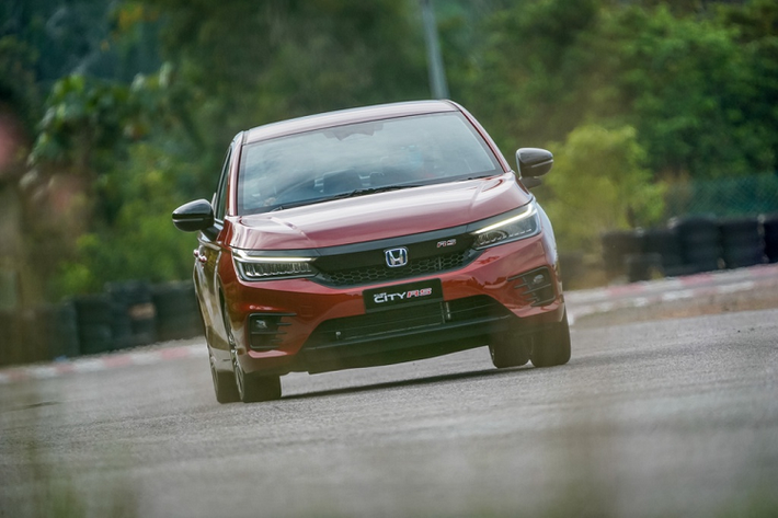 Honda City 2020 mới sẽ ra mắt thị trường Malaysia vào tháng sau với 4 phiên bản. Trong đó, cao cấp nhất là phiên bản City RS e:HEV sử dụng động cơ hybrid.