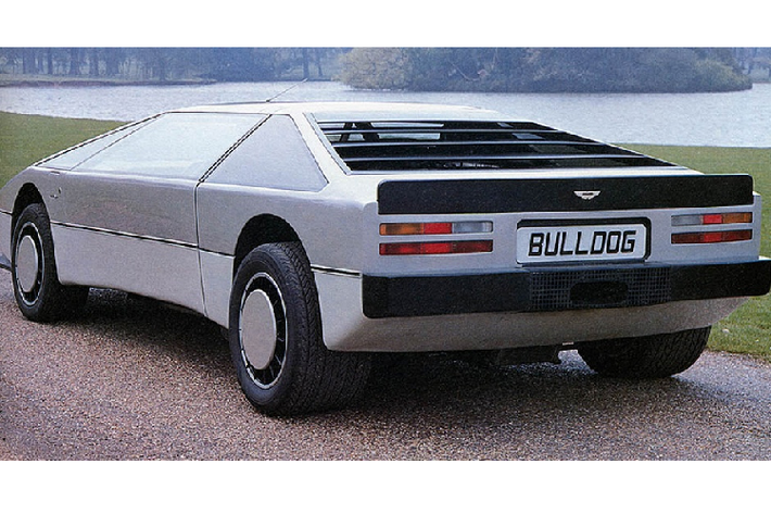 Khi ra mắt, Aston Martin trang bị cho chiếc xe này khối động cơ V8 tăng áp kép, dung tích 5,3 lít. Khối động cơ của Bulldog khi đó được cho là sẽ tạo ra công suất khoảng 700 mã lực.