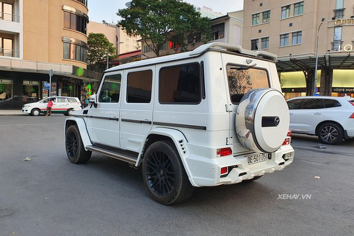 Bộ cản dưới trước/sau là chi tiết dễ dàng nhận ra nhất trên bản độ này.