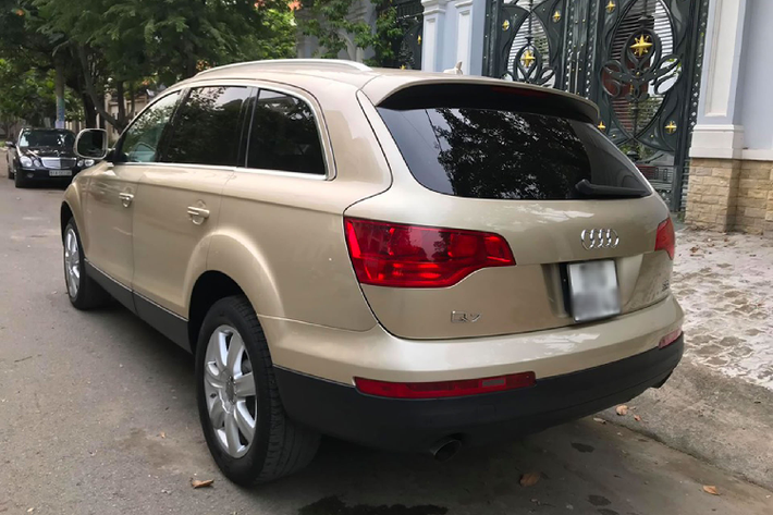 Cụ thể, công suất tối đa đạt 280 mã lực tại 6.200 vòng/phút) và mô-men xoắn cực đại 360Nm tại 2.750 v/p. Sức mạnh truyền xuống bốn bánh (AWD; Quattro Tiêu Chuẩn) thông qua hộp số tự động 6 cấp.