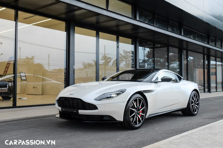 Đơn vị chịu trách nhiệm phân phối các dòng xe Aston Martin tại Việt Nam là công ty CT-Wearnes, bên cạnh đó, các thương hiệu được CT-Wearnes phân phối còn có bộ đôi hãng xe đình đám Bentley và Lamborghini.