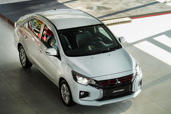 Mitsubishi Attrage 2020 mới tại Việt Nam đã thu hút sự chú ý ngay khi ra mắt với sự lột xác về thiết kế nhiều nâng cấp về trang bị trong khi lại có giá bán hấp dẫn chỉ từ 375 – 460 triệu đồng- ngang với xe hạng A. Chỉ trong vòng chưa đầy nửa tháng phiên bản mới này đã thúc đẩy doanh số tháng 3/2020 của mẫu xe này tăng đột biến, đặc biệt trong bối cảnh thị trường chịu ảnh hưởng lớn từ dịch covid-19.