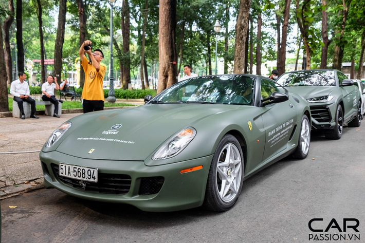 Ferrari 599 GTB thuộc sở hữu của Tập đoàn cà phê Trung Nguyên sử dụng khối động cơ V12 hút khí tự nhiên, có dung tích 6.0 lít, sản sinh công suất tối đa 612 mã lực và mô men xoắn cực đại đạt mức 608 Nm. Xe chỉ mất vỏn vẹn 3,7 giây để tăng tốc từ 0-100 km/h, 0-200 km/h trong vòng 11 giây trước khi đạt vận tốc tối đa 330 km/h. Sau sự xuất hiện của chiếc 599 GTB này, bản đồ siêu xe Việt Nam còn đón chào thêm hai mẫu xe hậu duệ bao gồm F12 Berlinetta và mới nhất là 812 Superfast.