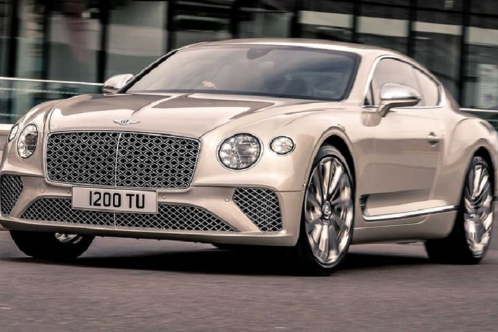 Được giới thiệu là mẫu xe siêu sang Bentley Continental, Continental GT Mulliner thế hệ mới sở hữu lưới tản nhiệt hình kim cương dạng "Double Diamond" độc đáo và phong cách hơn so với kiểu lưới tiêu chuẩn, Họa tiết này cũng xuất hiện trên các khe gió ở chắn bùn trước.