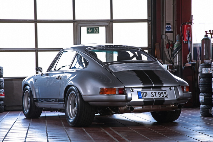 Patrick Zimmermann, người đứng đầu dự án, chia sẻ chiếc Porsche 911 này không phải là bản sao 100% của Porsche 911 S/T đời 1970, thay vào đó là việc tập trung vào các phụ kiện thể thao nhằm mang đến trải nghiệm thú vị cho người lái.