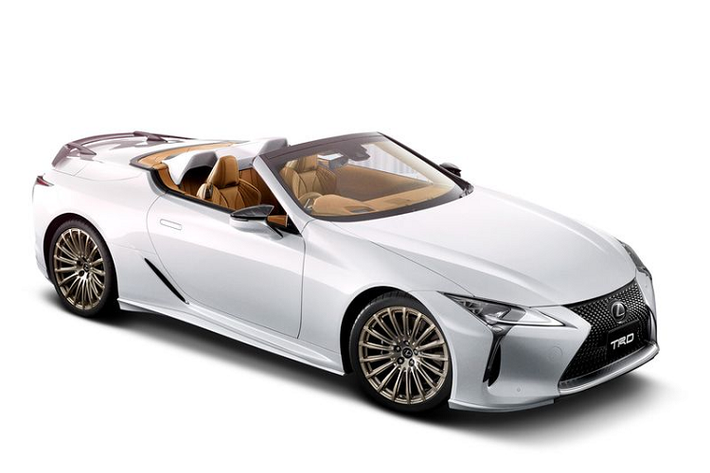 Các bộ phận TRD độc quyền dành cho Lexus LC 500 mui trần được bán cho khách hàng tại Nhật Bản. Bộ kit bắt đầu với bộ chia gió trước màu đen thể thao làm tăng thêm sự "dữ dằn" của LC. Đi kèm còn có ốp hông nổi bật cũng được hoàn thiện trong màu đen.