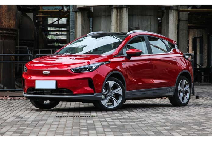 Vào ngày 7/8/2020 vừa qua, thương hiệu con của Geely, Geometry Auto đã chính thức tung ra thị trường nội địa Trung Quốc sản phẩm mới mang tên Geometry C 2020 mới. Mẫu xe điện mới mẻ này sẽ có tất cả 5 phiên bản xe và 2 cự li di chuyển (400 km hoặc 550 km) với giá bán dao động từ 129.800 – 182.800 nhân dân tệ (tương đương 432 – 609 triệu đồng).