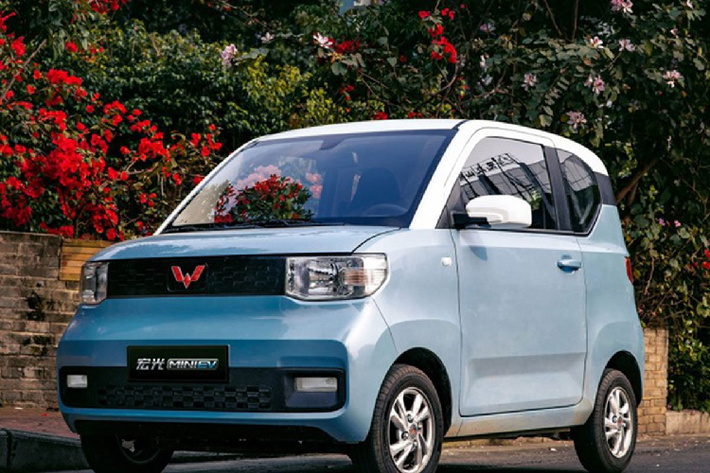 Xe còn được trang bị an toàn gồm 2 túi khí trước, hệ thống chống bó cứng phanh ABS, phân bổ lực phanh điện tử EBD, cảnh báo áp suất lốp và cảm biến lùi... Ngay khi ra mắt, mẫu xe này đã tạo nên cơn sốt cho thị trường ô tô đại lục khi nhận được hơn 50.000 đơn đặt hàng.