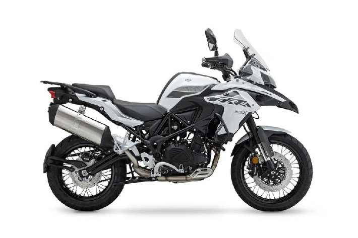 Đáng tiếc là Benelli chưa tiết lộ thông tin về hiệu năng vận hành của xe, nhưng phiên bản cũ của TRK 502 sở hữu công suất 47 mã lực và mômen xoắn cực đại 46 Nm.