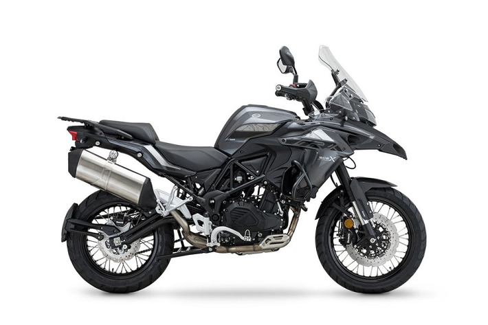 Cung cấp sức mạnh cho Benelli TRK 502 và TRK 502X 2020 mới là động cơ xylanh đôi, dung tích 499,6 cc đã được hiệu chỉnh để đáp ứng tiêu chuẩn khí thải mới.