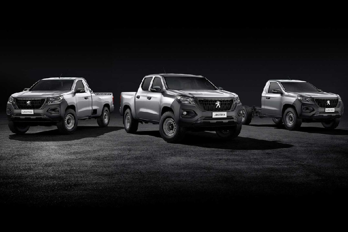 Chiếc Landtrek tuân theo ngôn ngữ thiết kế đặc trưng của Peugeot với 3 kiểu dáng khác nhau gồm cabin đơn, cabin đôi và cabin khung gầm (không có thùng hàng), với 2 phiên bản gồm Workhorse và Multipurpose.