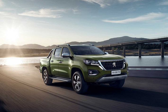 Thương hiệu sư tử chồm đang nghiên cứu để cho ra mắt mẫu bán tải 1 thực thụ - Peugeot Landtrek hoàn toàn mới, dự kiến bán ra tại các thị trường như Nam Mỹ, châu Phi cận Sahara.