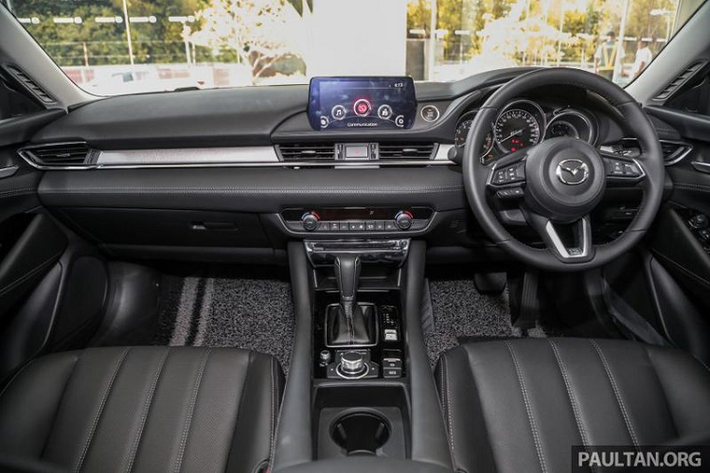 Nâng cấp mới của Mazda6 là G-Vectoring Control Plus (GVC Plus) của Mazda, đây là phiên bản cập nhật của hệ thống kiểm soát gia tốc G-Vectoring Control (GVC) ban đầu, nhằm cung cấp cho xe chuyển động mượt mà hơn, bằng cách vừa thay đổi mô-men xoắn của động cơ để đáp ứng với đầu vào tay lái, vừa kiểm soát véc-tơ mô-men xoắn bằng lực hãm.