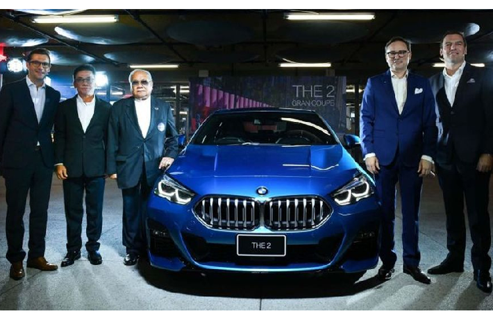 Về tổng quan, biến thể BMW 2 Series Gran Coupe 2020 mới này xuất hiện gần giống với phiên bản từng được giới thiệu tại Singapore Motor Show hồi đầu năm nay, với khối động cơ xăng 3 xi-lanh tăng áp 1,5 lít (B38), sản sinh tổng công suất 138 mã lực tại dải vòng tua từ 4600 đến 6500 vòng/phút và lượng mô-men xoắn cực đại 220 Nm từ 1480 đến 4200 vòng / phút.