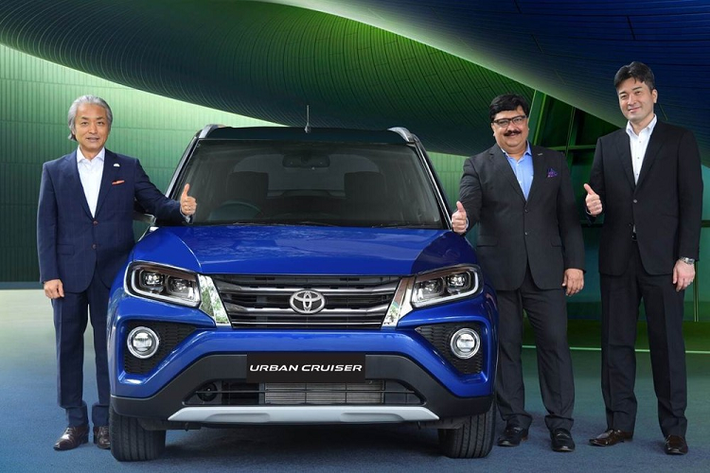 Hãng Toyota cuối cùng đã chính thức tung mẫu SUV cỡ B mới mang tên Urban Cruiser ra thị trường Ấn Độ. Trên thực tế, Toyota Urban Cruiser 2020 mới không phải là mẫu xe hoàn toàn mới. Thay vào đó, đây là phiên bản chỉnh sửa thiết kế và đổi tên của mẫu SUV giá rẻ Suzuki Vitara Brezza vốn bán rất chạy tại thị trường Ấn Độ.