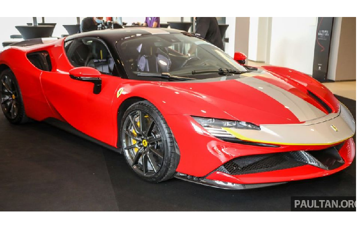 Trong buổi ra mắt vừa rồi, Ferrari chưa tiết lộ các thông tin liên quan tới giá bán của siêu phẩm SF90 Stradale tại thị trường Malaysia. Tuy nhiên, nhìn ngó sang Thái Lan thì mẫu xe này có giá không hề dễ chịu chút nào. Cụ thể, các đại gia Thái Lan khi muốn sở hữu Ferrari SF90 Stradale mới sẽ phải chi ra từ 40,9 triệu Baht (khoảng 30 tỷ đồng).