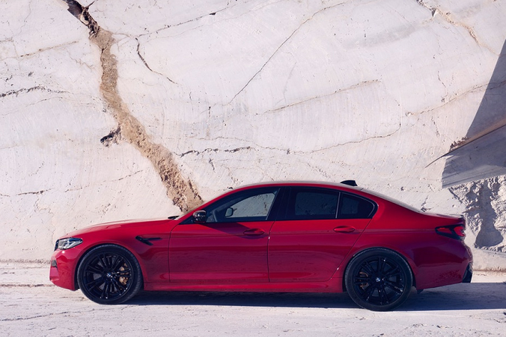 Giá xe BMW M5 Competition 2021 khởi điểm tại thị trường Australia từ 172.177 USD. Khách hàng bắt đầu nhận xe từ tháng 10 tới.
