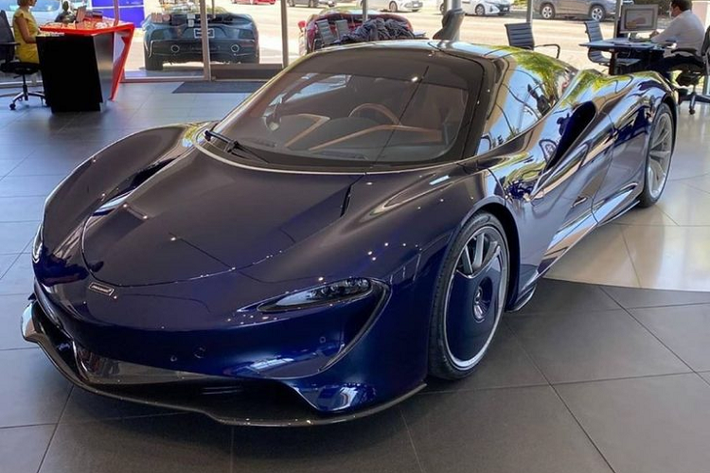 Sau hơn một năm phát triển và hoàn thành sản phẩm, những chiếc siêu xe McLaren Speedtail đầu tiên đã được giao đến tay chủ nhân của chúng vào đầu quý II và trong số đó có chiếc Speedtail này, chiếc xe đầu tiên được bàn giao đến “xứ sở cờ hoa”.