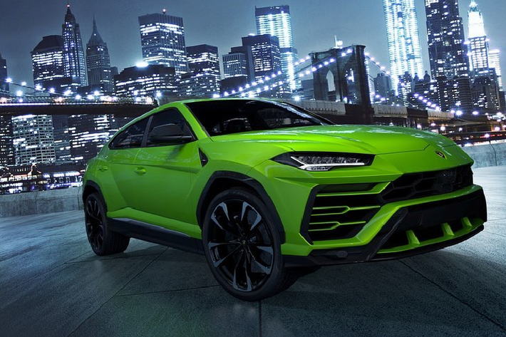 Trước lúc Lamborghini công bố sự nâng cấp này, đại lý Lamborghini Newport Beach đã có cơ hội sở hữu chiếc SUV Lamborghini Urus 2020 với màu sơn cam và hiện tại vẫn là chiếc Urus duy nhất trên thế giới có màu sơn này.