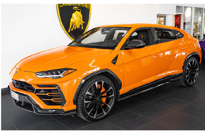 Bắt đầu từ đời xe 2020 trở về sau, hãng xe Ý sẽ cung cấp thêm cho siêu SUV Lamborghini Urus mới với 5 màu sơn, trong đó có hai màu sơn chưa từng có mặt trên mẫu xe này là Arancio Borealis (cam) và Verde Mantis (xanh lá). Cùng với đó, ba màu sơn khác được đưa ra biến thể ở lần nâng cấp này là Nero Noctis Matt (đen mờ), Bianco Monocerus Matt (trắng mờ) và Grigio Keres Matt (xám mờ).