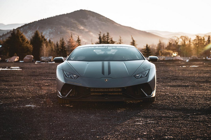 Chiếc Huracan độ này có khả năng thực hiện quãng đường 400m chỉ trong vòng 9 giây trong khi đó phiên bản tiêu chuẩn có thể chạy hết quãng đường 400m trong vòng 10,4 giây. Với sự hỗ trợ đắc lực từ hệ thống ALA nổi tiếng trên những chiếc Lamborghini mới, chiếc Huracan Performante được độ bởi AMS sẽ có khả năng vận hành ổn định, trơn tru cũng như nhanh hơn so với phiên bản gốc.