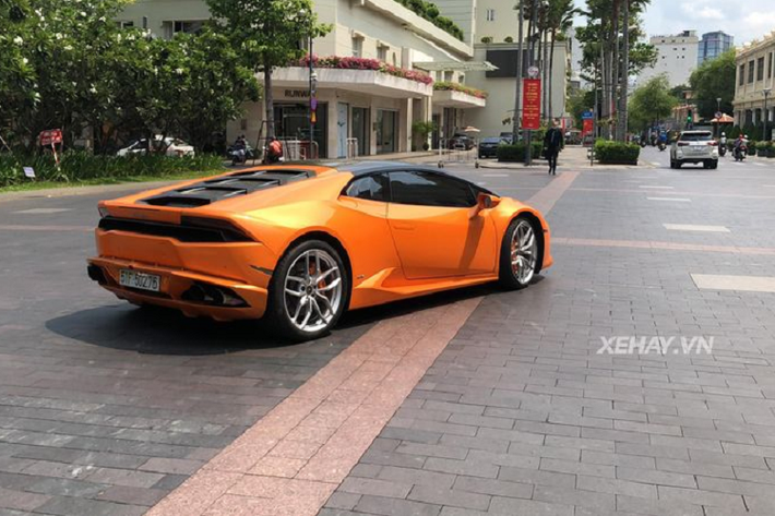 Siêu xe Lamborghini Huracan chính là "kẻ thay thế hoàn hảo" cho mẫu xe tiền nhiệm Gallardo. Ngay từ thời điểm ra mắt, Huracan đã gây được nhiều tiếng vang lớn trên toàn thế giới bởi ngoại hình thiết kế tinh tế, đậm chất thể thao, khả năng vận hành vô song, quan trọng nhất, doanh số bán hàng của Huracan khiến các hãng siêu xe khác phải ao ước.