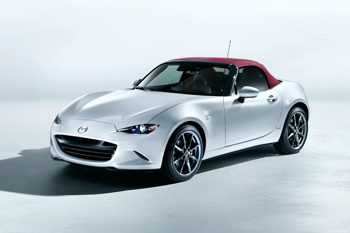 Tiếp theo đó sẽ là các mẫu CX-30, CX-5, CX-8, MX- 5 và MX-5 RF (Retractable Fastback) một tháng sau đó, trong khi Mazda6 xuất hiện muộn hơn, phải tận tháng 9/2020.