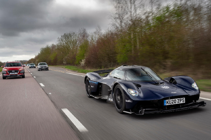 Tuyến đường được chọn là những con đường xung quanh vùng Silverstone ở Northamptonshire, Vương quốc Anh.