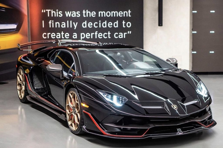 Để nối tiếp những thành công của Aventador cũng như kéo dài tuổi thọ của dòng xe này, Lamborghini đã cho ra mắt rất nhiều biến thể của dòng xe này từ thương mại cho tới những phiên bản cực kì giới hạn. Trong số đó phải kể đến SVJ – Một phiên bản nâng cấp của siêu xe Lamborghini Aventador với số lượng chỉ 900 chiếc được sản xuất trên toàn thế giới, chưa bao gồm 63 chiếc thuộc phiên bản SVJ 63.