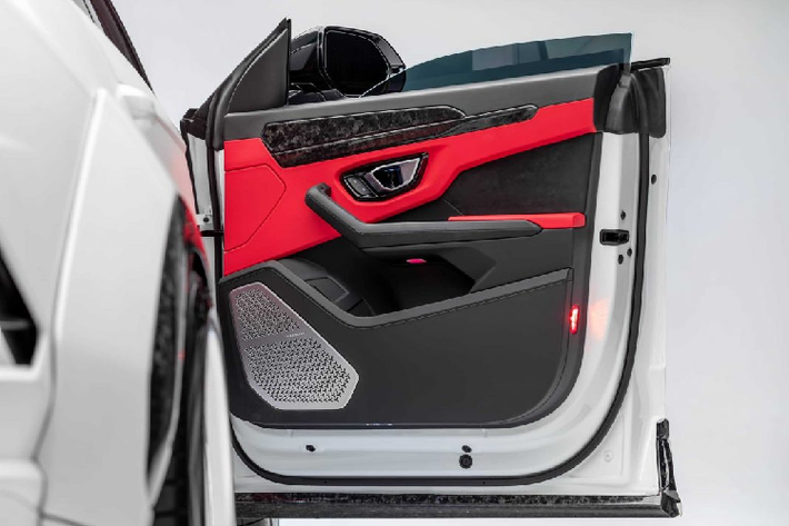 Theo 1016 Industries, sẽ chỉ có 50 bộ body kit và gói nâng cấp công suất dành cho Lamborghini Urus được hãng bán ra trên toàn thế giới.
