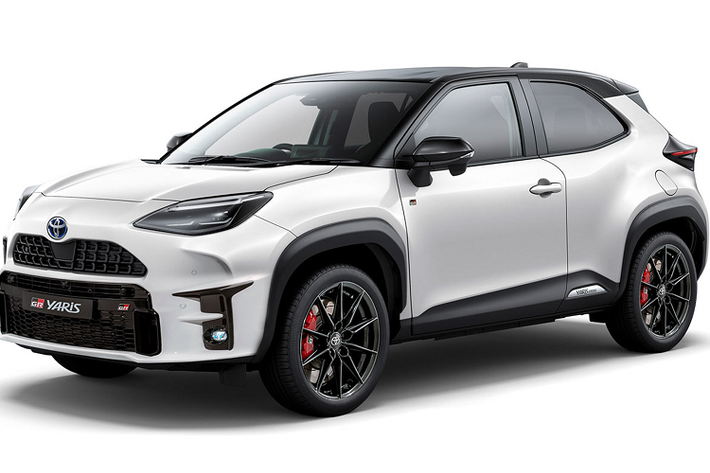 Hãng xe Nhật Bản hiện vẫn chưa xác nhận phiên bản hiệu suất cao Toyota Yaris Cross GR mới, tuy nhiên việc phiên bản hatchback của Yaris đã có biến thể GR cũng nhen nhóm một tia hy vọng cho người hâm mộ về một phiên bản tương tự.