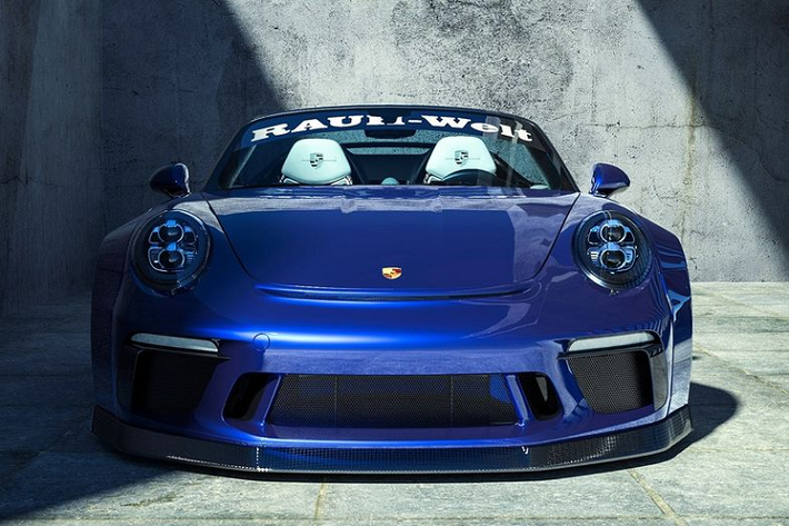 Những chiếc 911 được công bố theo sau vào năm 1964, củng cố vị thế của Porsche với tư cách là chuyên gia xe thể thao hàng đầu của Đức.