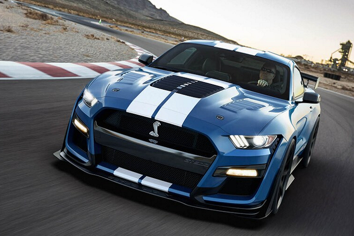 Theo như công bố của Shelby American, hãng sẽ chỉ sản xuất mỗi dòng Carroll Shelby Signature Edition của GT350, GT350R và GT500 100 chiếc cho mỗi đời xe. Gói nâng cấp này sẽ được bán ra cho Ford Shelby GT500 và GT350 từ đời xe 2015 đến 2020.