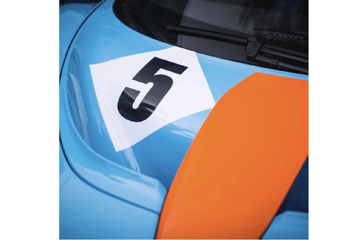 Với phiên bản đường đua GTR, Mclaren F1 thường được sử dụng rộng rãi bởi nhiều đội đua khác nhau trong nhiều giải đua như BPR Global GT Series, FIA GT Championship, British GT Championship và cả giải đua danh giá 24 Hours of Le Mans. Cũng tại giải đua này vào năm 1995, Mclaren F1 GTR đã giành ngôi vị vô địch.