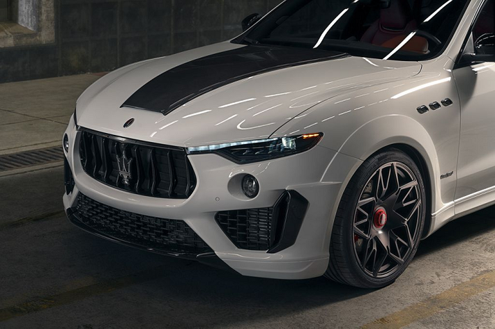 Một số phiên bản nâng cấp khác cũng được Novitec quan tâm chính là chiếc Levante với động cơ xăng V6 3.0 lít và động cơ dầu. Levante với động cơ xăng V6 giờ đây sở hữu khối sức mạnh 487 mã lực và 660 Nm, cao hơn con số 424 mã và 580 Nm ban đầu.
