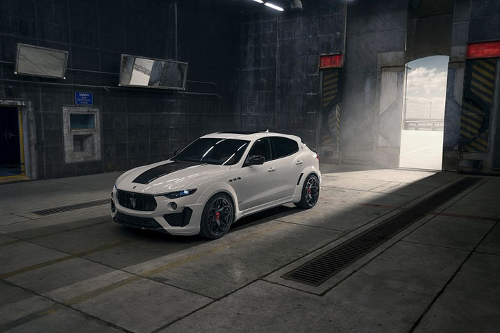 Với tên gọi siêu SUV Levante Esteso V2, mang ý nghĩa ‘sự hùng vĩ’ trong tiếng Ý, nhà độ Novitec đã nâng cấp khối động cơ của tất cả các phiên bản, đồng thời thay đổi ngoại thất của mẫu xe này.