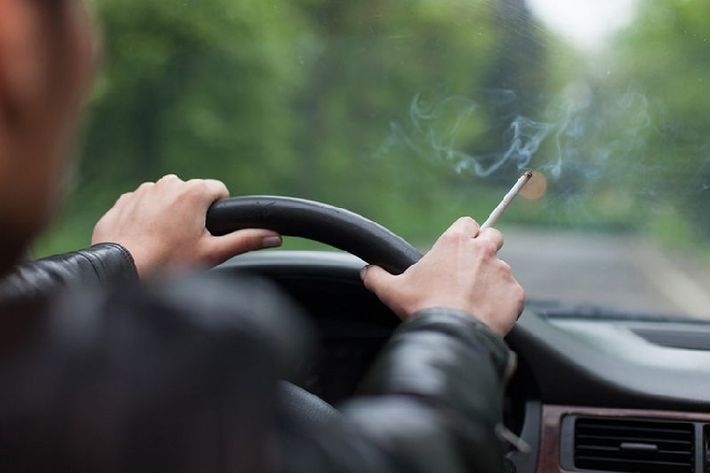 Việc biết cách thoát hiểm khi ôtô cháy là điều quan trọng, để ngăn ngừa cháy nổ đối với phương tiện này, bản thân mỗi người cần tự nâng cao ý thức. Không sử dụng các chất, các dụng cụ dễ gây cháy nổ trên xe như: bật lửa, bao diêm, thuốc lá… Chủ phương tiện cần thực hiện việc kiểm tra việc rò rỉ, hệ thống điện trên xe, đồng thời tiến hành bảo dưỡng đều đặn.