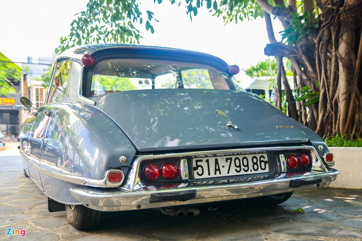 Chiếc xe cổ Citroen DS 21 có giá trị sưu tầm cao, hiếm khi được chủ nhân sử dụng nhằm hạn chế các sự cố hỏng hóc.