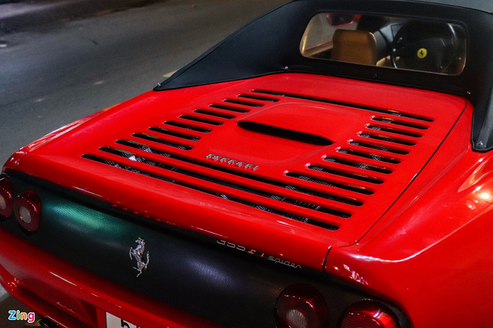 Ferrari 355 F1 Spider được trang bị động cơ hút khí tự nhiên V8 3.5L, sản sinh công suất 375 mã lực tại vòng tua 8.250 vòng/phút và mô-men xoắn 363 Nm tại vòng tua 6.000 vòng/phút.