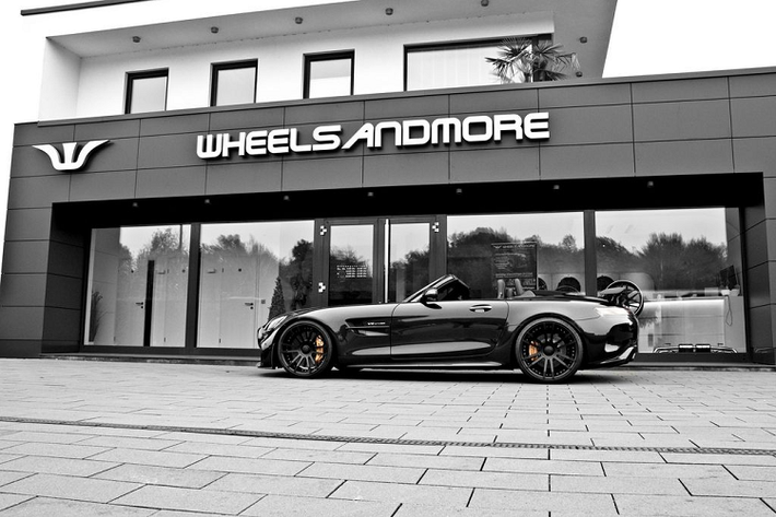 Tổng chi phí cho gói nâng cấp 1 cho Mercedes-AMG GT R Roadster này chỉ khoảng 2.251 Euro (tương đương 57,5 triệu đồng).