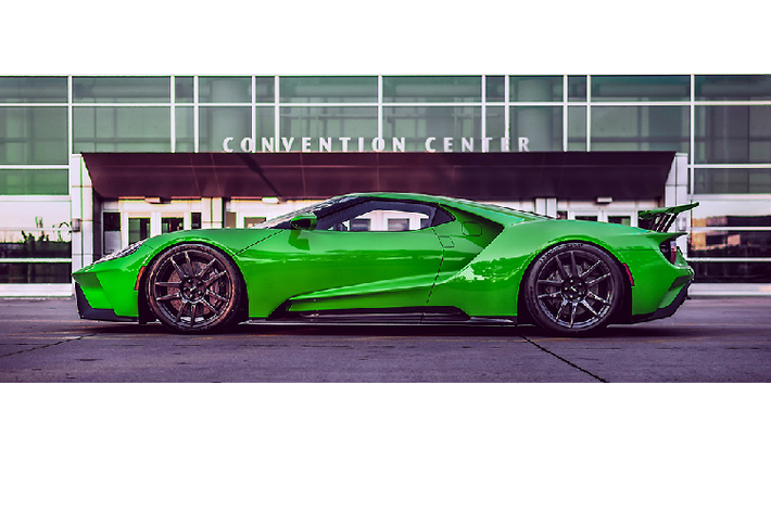 Cơ bản, Ford chỉ cung cấp cho siêu xe Ford GT thế hệ thứ 3 đúng 8 màu sơn, gồm đen, đỏ, vàng, trắng, xám, xanh, bạc, đen mờ. Nếu muốn chiếc GT của mình nổi bật hơn, khách hàng sẽ phải lựa chọn gói nâng cấp màu sơn cấp 2, trị giá 30.000 USD.