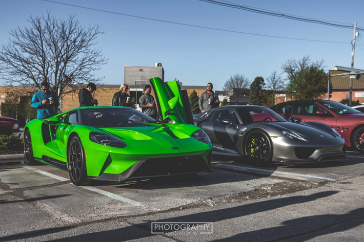 Với sức mạnh này, Ford GT thế hệ thứ 3 có thể đạt 100 km/h từ vị trí đứng yên trong 2,8 giây, tốc độ tối đa hơn 350 km/h. Nhiều người đã muốn mang chiếc xe này về và thay vào động cơ V8 nhưng Ford lại dập tắt hy vọng đớ bằng lời khẳng định “sẽ không có động cơ V8 nào vừa khoang động cơ của GT”. Vì thiết kế có phần “chật” ở nhiều chỗ, Ford GT chỉ năng vỏn vẹn 1.385 kg.
